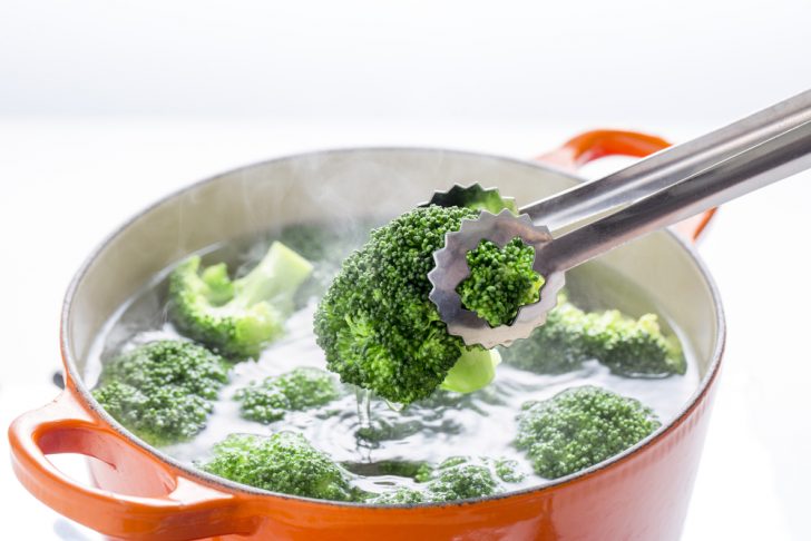 「湯がく」と「茹でる」の違い!湯がく方法/意味や似た表現など | お食事ウェブマガジン「グルメノート」
