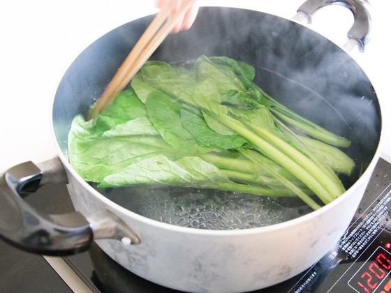 「湯がく」と「茹でる」の違い!湯がく方法/意味や似た表現など | お食事ウェブマガジン「グルメノート」