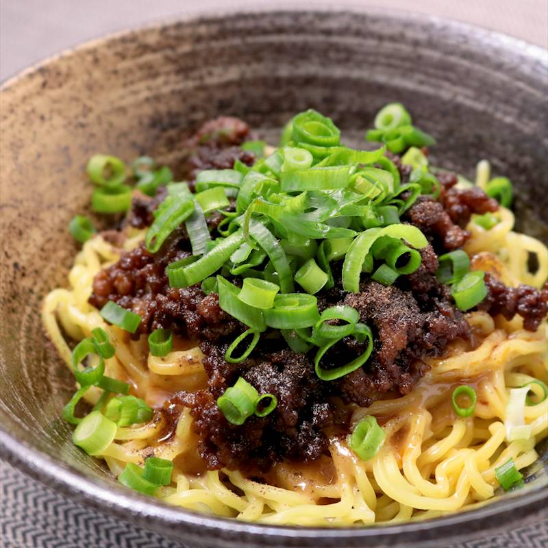 テンメンジャン(甜麺醤)とは?代用や使い方・レシピを紹介 | お食事ウェブマガジン「グルメノート」