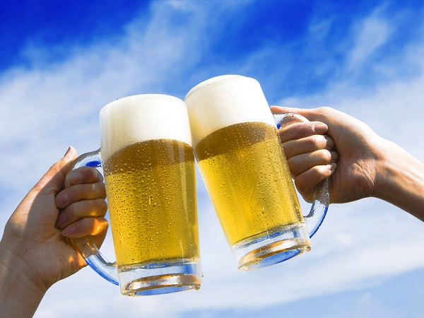 生中のビール量はどのくらい?中ジョッキの容量を生小・生大と比較 | お食事ウェブマガジン「グルメノート」