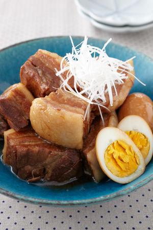 八角とは?中華料理に必須のスパイス?特徴・味や使い方など解説 | お食事ウェブマガジン「グルメノート」