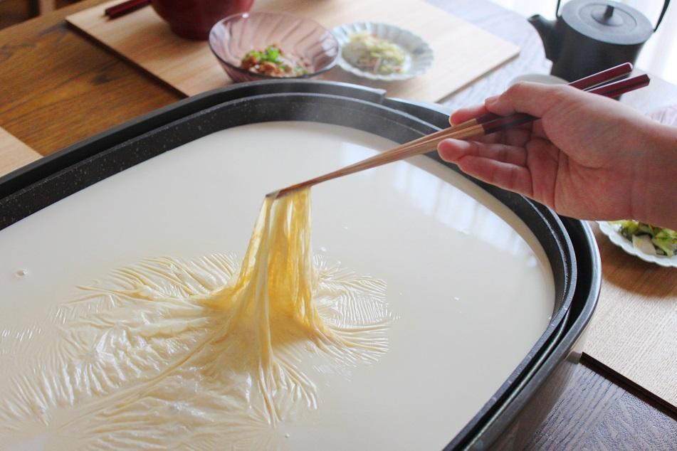 湯葉とは?種類や栄養は?湯葉の美味しい食べ方・レシピを詳しく紹介 お食事ウェブマガジン「グルメノート」 湯葉とは?種類や栄養は?湯葉の美味しい食べ方・レシピを詳しく紹介 お食事ウェブマガジン「グルメノート」