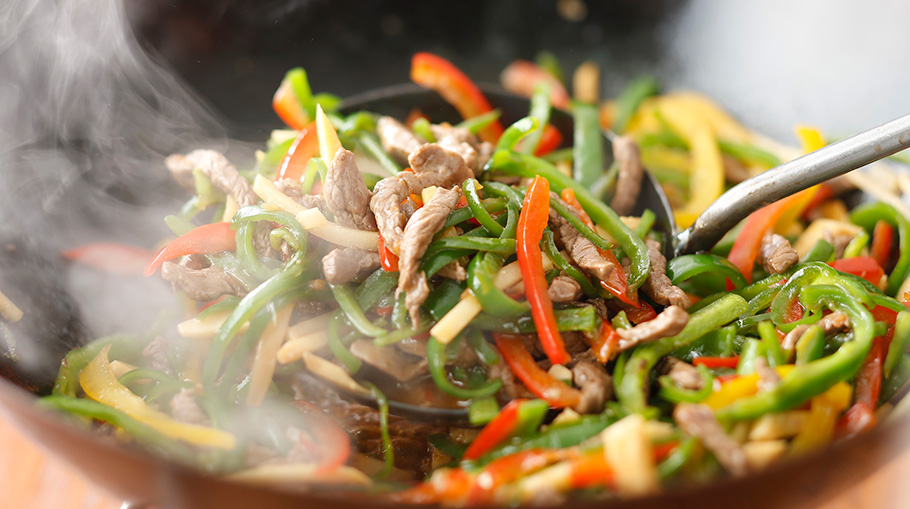 「湯通し」の意味とやり方!湯通しする目的や湯がく・茹でるとの違いは? | お食事ウェブマガジン「グルメノート」