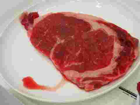 ドリップが出た肉