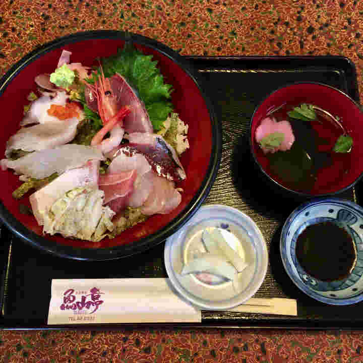魚山亭の海鮮丼
