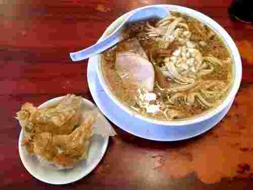 杭州飯店の中華そばとジャンボ餃子
