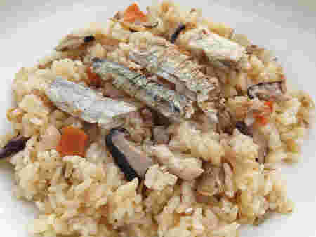 秋刀魚の風味薫るサヨリめし