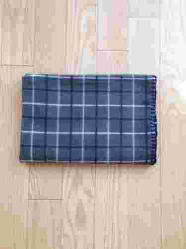 100均3社のおすすめひざ掛け フリースのブランケット 毛布 も使えると評判 お食事ウェブマガジン グルメノート