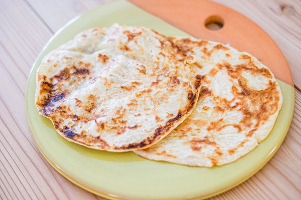 業務スーパーのパラタは安くて美味しい!ピザなどアレンジレシピを解説 | お食事ウェブマガジン「グルメノート」