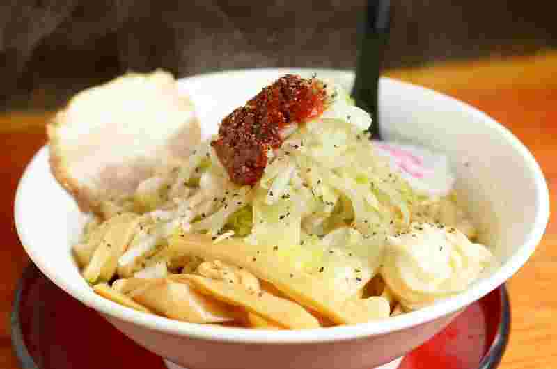 大阪の二郎系ラーメン店「麵屋虎司」