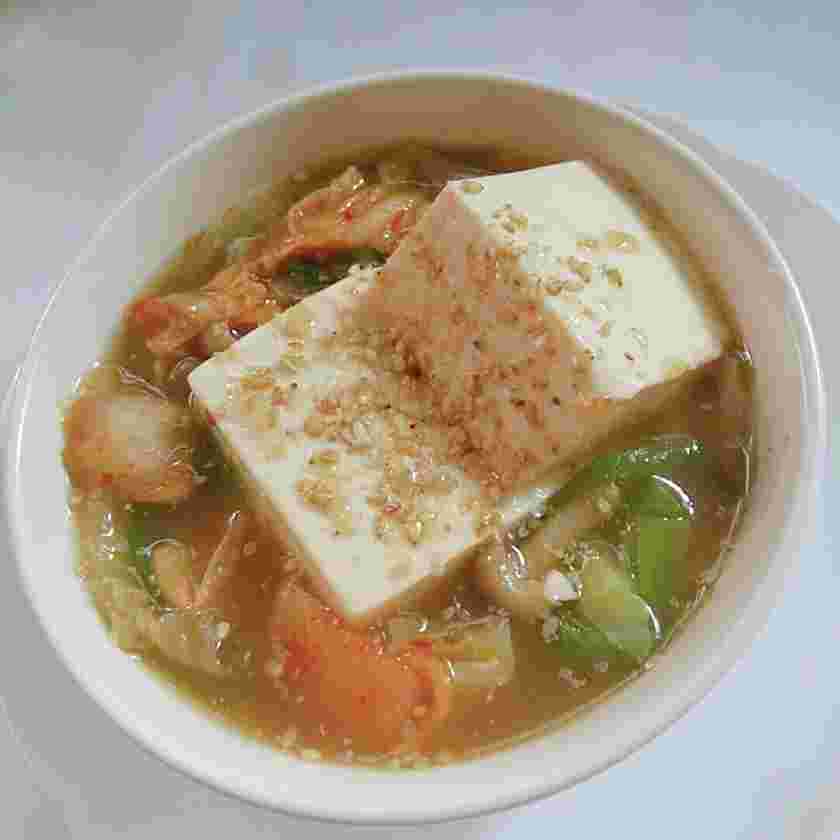 野菜と豆腐のキムチスープ