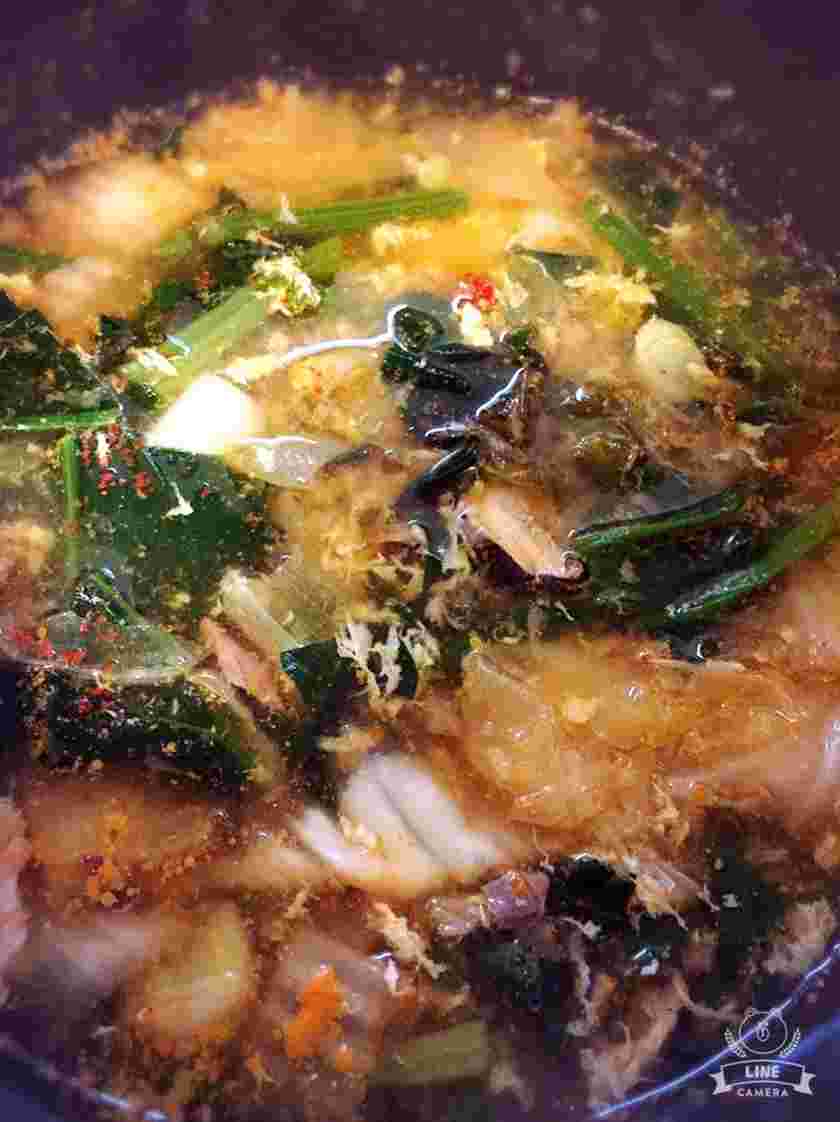 エビチリの献立に合う鯖缶とほうれん草のキムチスープ
