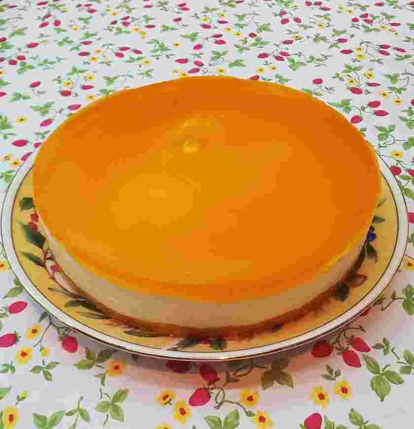 マンゴーのレアチーズケーキ