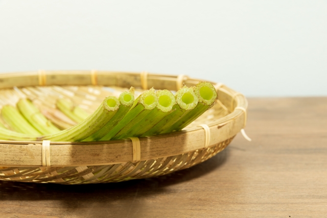 ふきの種類を紹介！収穫や食べるときの注意点からおすすめレシピまで | お食事ウェブマガジン「グルメノート」