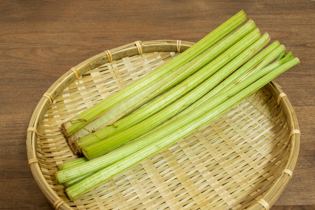 ふきの種類を紹介！収穫や食べるときの注意点からおすすめレシピまで | お食事ウェブマガジン「グルメノート」