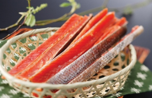 鮭とばの美味しい食べ方とは おすすめのちょい足しアレンジも紹介 お食事ウェブマガジン グルメノート