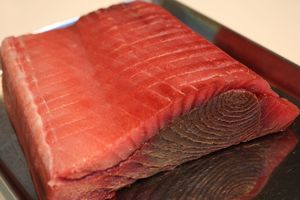 マグロの血合いの血抜き 下処理方法を解説 栄養とカロリーも調査 お食事ウェブマガジン グルメノート