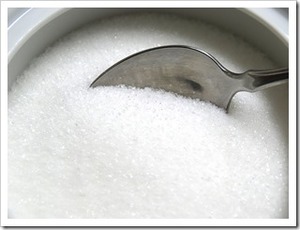 砂糖は小さじ一杯の重さは何グラム カロリーと糖質も調査 お食事ウェブマガジン グルメノート 砂糖は小さじ一杯の重さは何グラム カロリーと糖質も調査 お食事ウェブマガジン グルメノート