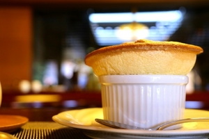 スフレチーズケーキのレシピ 割れる しぼむなど失敗しない方法は お食事ウェブマガジン グルメノート