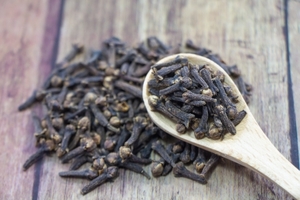 クローブの特徴や使い方を紹介 効果 効能が相性も解説 お食事ウェブマガジン グルメノート