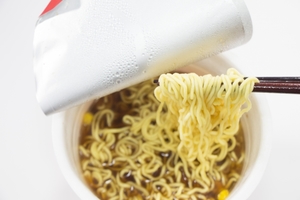 19年 ローソンのカップ麺ランキング オリジナル商品の評判は お食事ウェブマガジン グルメノート