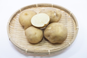 シェフ直伝 ジャーマンポテトのレシピ じゃがいもはレンジより 水からゆでて焼くのが格段においしい 三越伊勢丹の食メディア Foodie フーディー