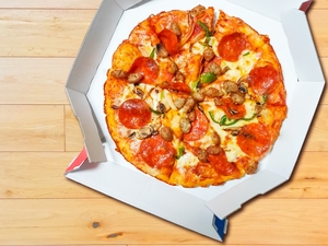 ドミノピザのmサイズ Lサイズ Rサイズを比較 おすすめの人数は お食事ウェブマガジン グルメノート