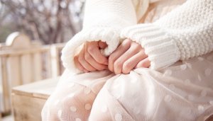 https://www.pexels.com/photo/person-wearing-white-knit-sweater-and-white-and-beige-polka-dot-pants-97086/