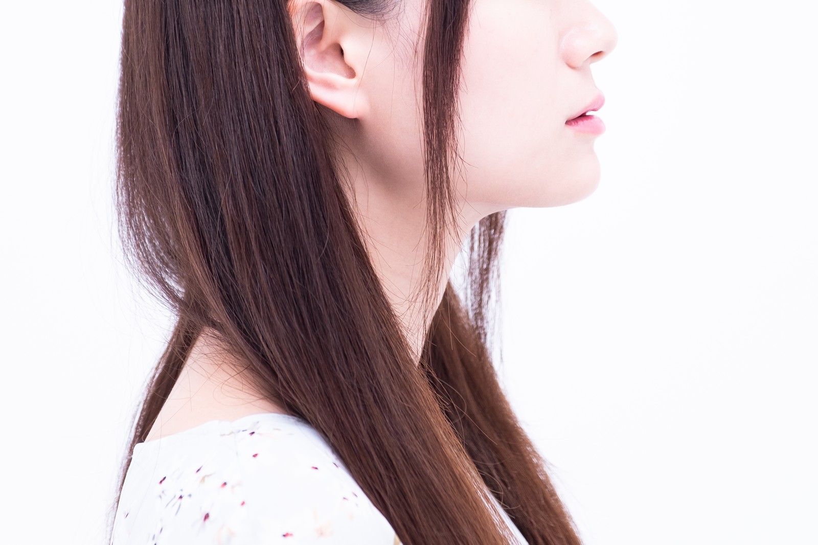 ワセリンは顔に塗っても大丈夫？顔に塗る保湿効果や使い方を紹介 女性がキラキラ輝くために役立つ情報メディア