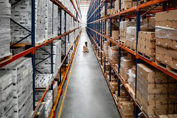 【東海地方/一般貨物運送業】若手ドライバー多数/500坪の自社営業倉庫