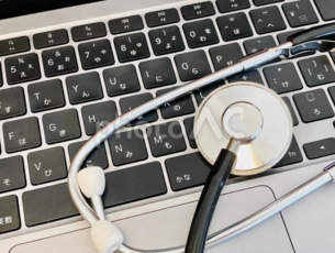 【SES/受託開発/若手エンジニア多数在籍】一都三県の医療システム開発会社