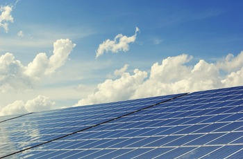 【年平均成長率40%超】太陽光・蓄電池販売