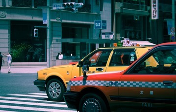 【インバウンド需要・業績拡大中】沖縄×外国人向け旅客バス運営会社