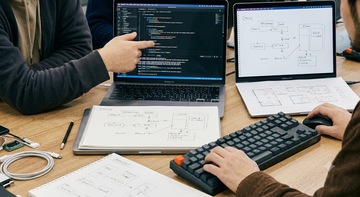 【東京都23区/金融システム開発/無借金】SES業
