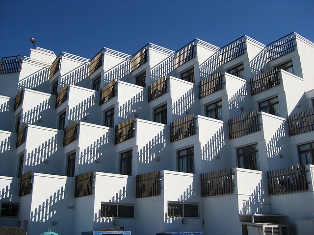 マンション管理会社を事業譲渡・事業売却と株式譲渡する理由