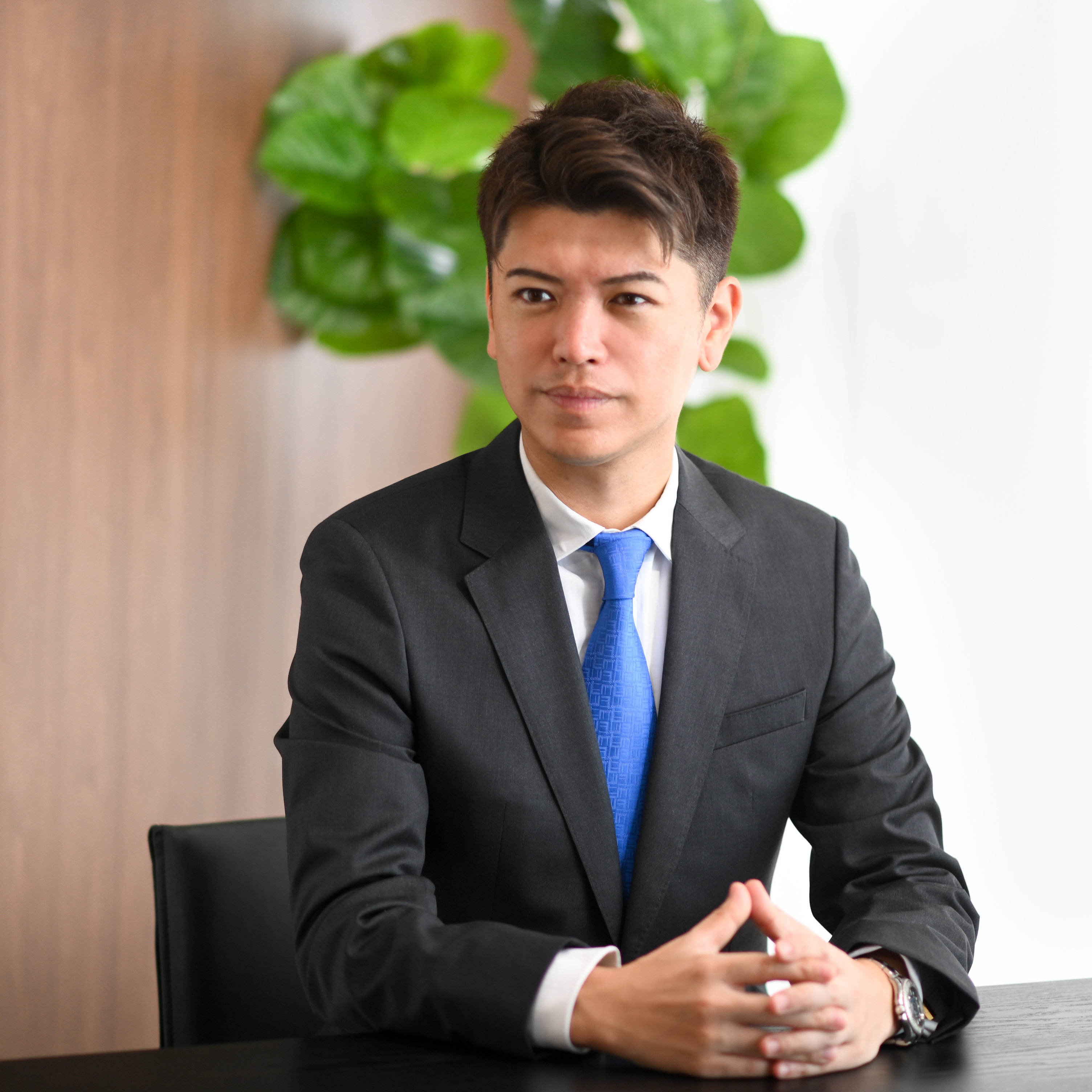代表税理士：西村 麗王
