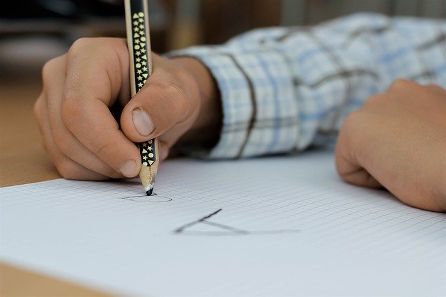 英検4級の合格率・合格ラインを徹底解説!小学生でも合格点を取れる?