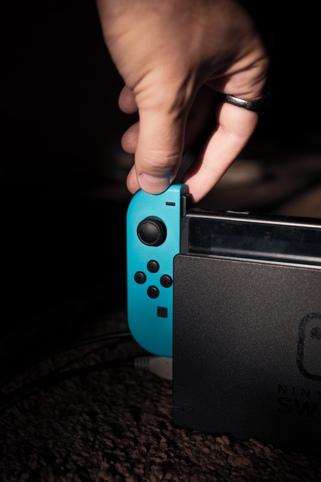 【Switch/スイッチ】コントローラーの接続方法|接続できないときの原因と対処法は?