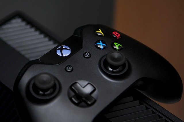 【Switch/PS4/PC別】フォートナイトおすすめコントローラー13選