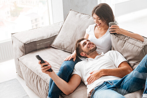 甘えん坊彼氏との付き合い方 特徴や心理を理解して上手に付き合おう Lovely