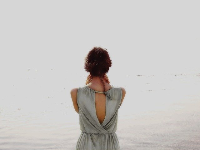 恋愛すると頭がおかしくなる 苦しい気持ちからの抜け出し方や対処法とは Lovely 恋愛すると頭がおかしくなる 苦しい気持ちからの抜け出し方や対処法とは Lovely