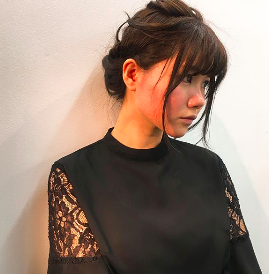 黒髪ロングの髪型 アレンジまとめ ストレートやパーマがおしゃれ Lovely