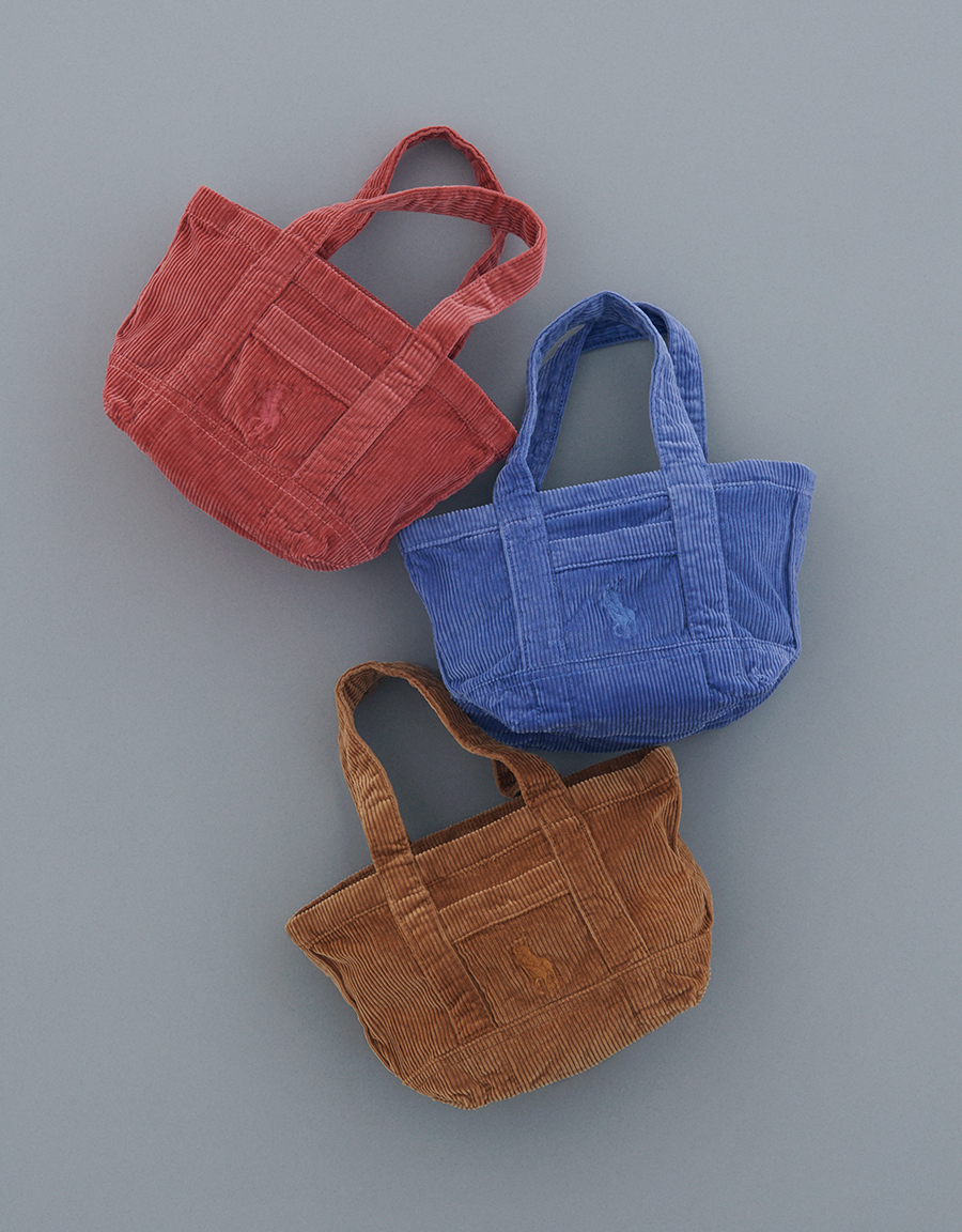 ころんとした丸みのあるコーデュロイ素材のトート