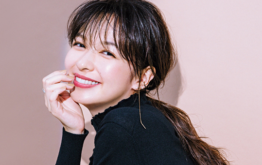 【休日ニット】「ざっくりカーディガン」は小物や柄で女らしく♡