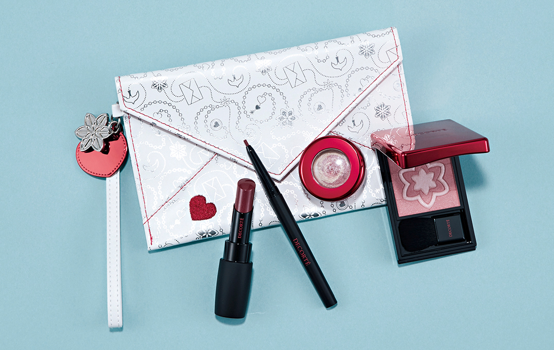 【クリスマスコフレ】コスメデコルテで特別な「赤」を堪能して