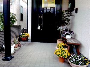 入り口はコチラです
