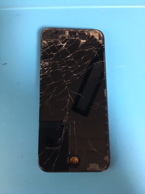 【修理事例】iphone5液晶破損ガラス割れ穴空きホームボタン紛失①