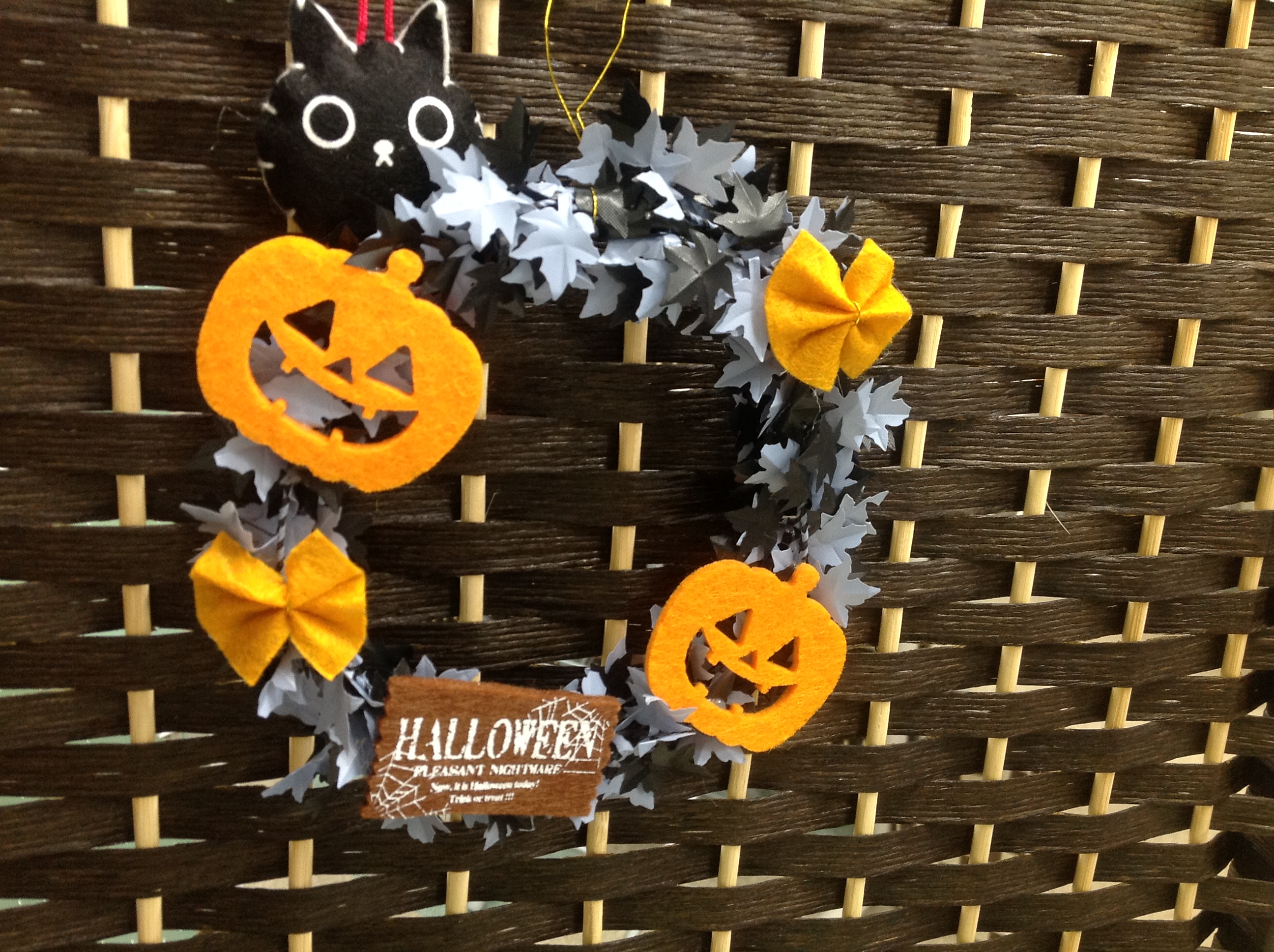 生徒の誕生日にプレゼントをしたり、クリスマスやハロウィンにはお菓子を準備