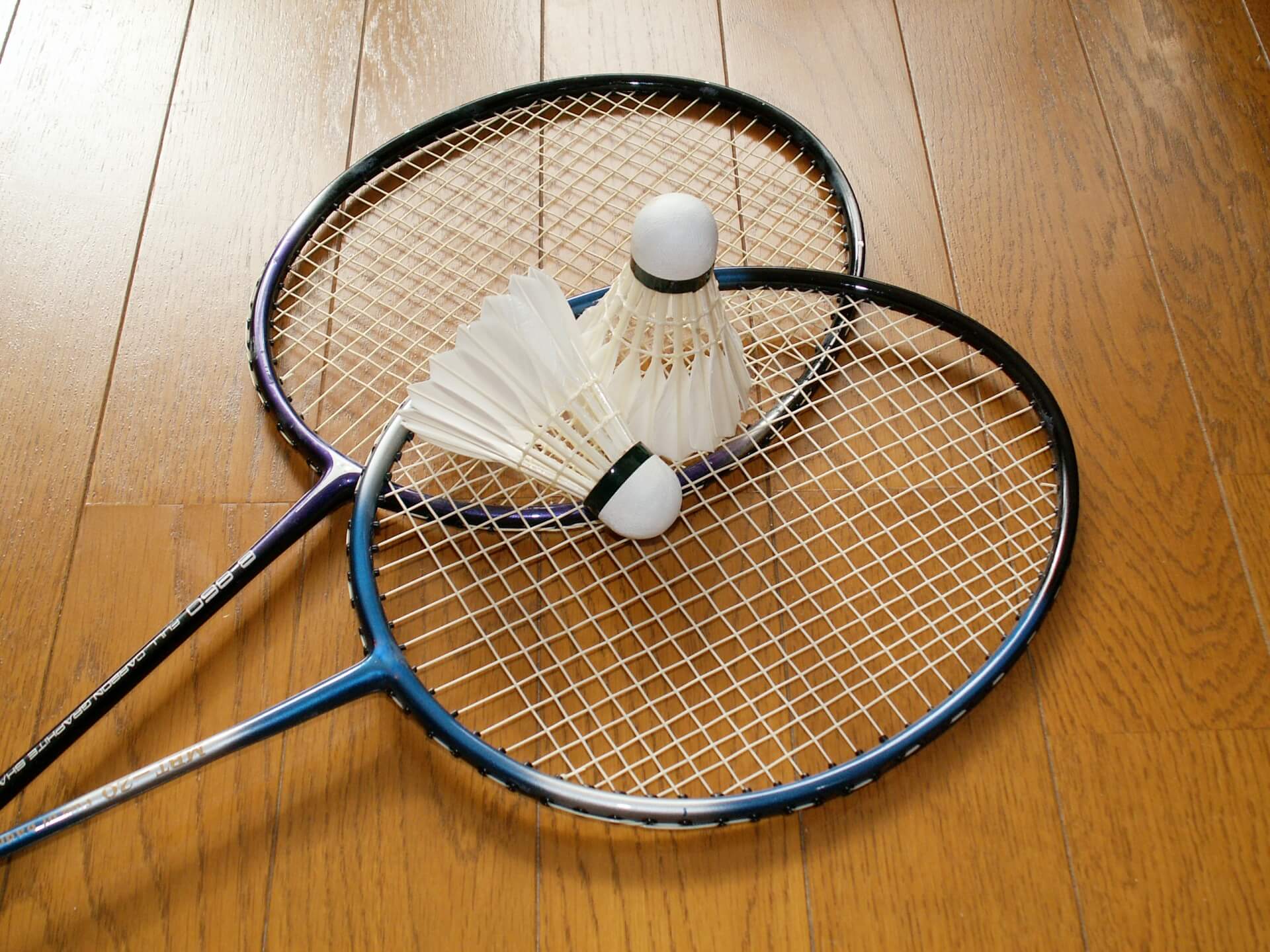 バドミントンの基本的な打ち方とは バドミントンの基本的な打ち方とは