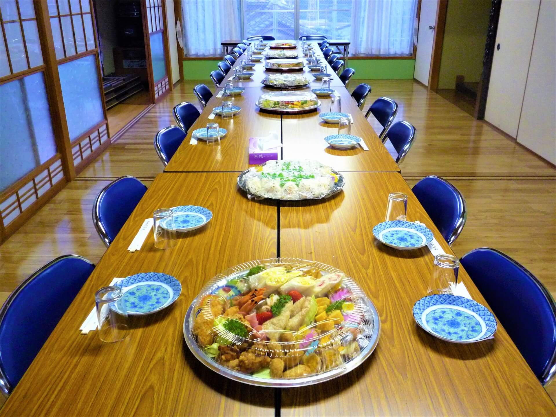 社会人のちょっとした疑問〜懇親会と親睦会の意味の違い〜 社会人のちょっとした疑問〜懇親会と親睦会の意味の違い〜